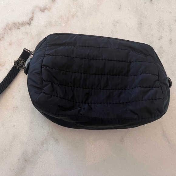 Moncler Black Quilted cosmetics bag with Logo - Picture 7 of 11